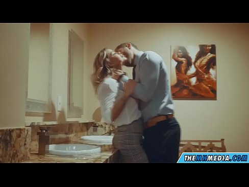❤️ Ko vas prsata blondinka zapelje na javnem stranišču Porno pri nas sl.hentaisaturn.ru ❌❤